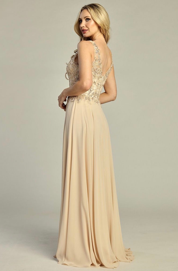 Embellished with sequins. A-line skirt. 7928K BY LET´S CORP