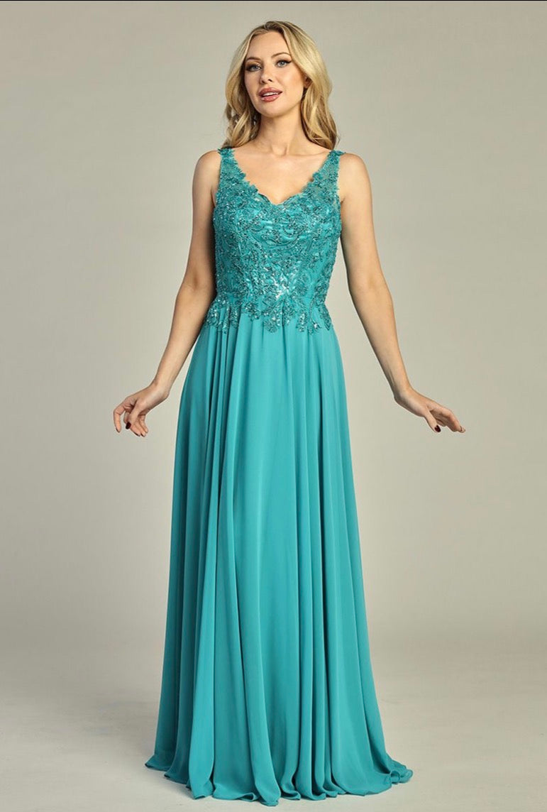 Embellished with sequins. A-line skirt. 7928K BY LET´S CORP