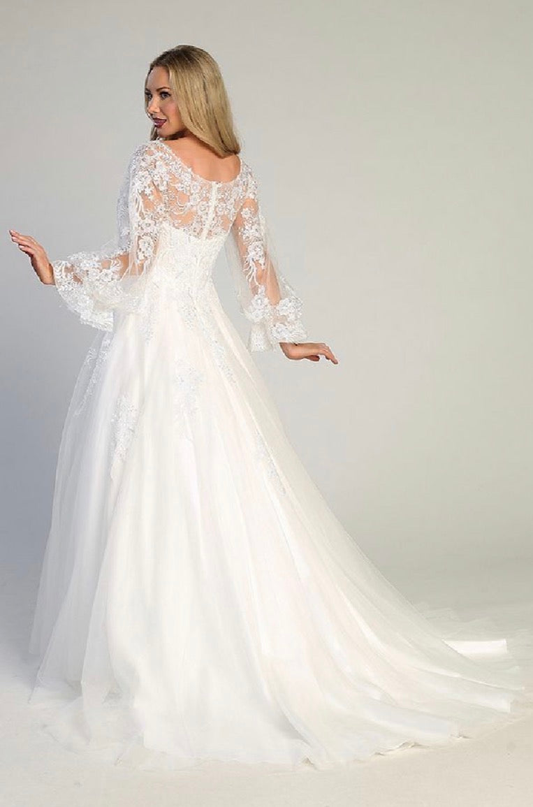Embellished delicate appliqué of sequins. A-line skirt. 7894L BY LET´S CORP