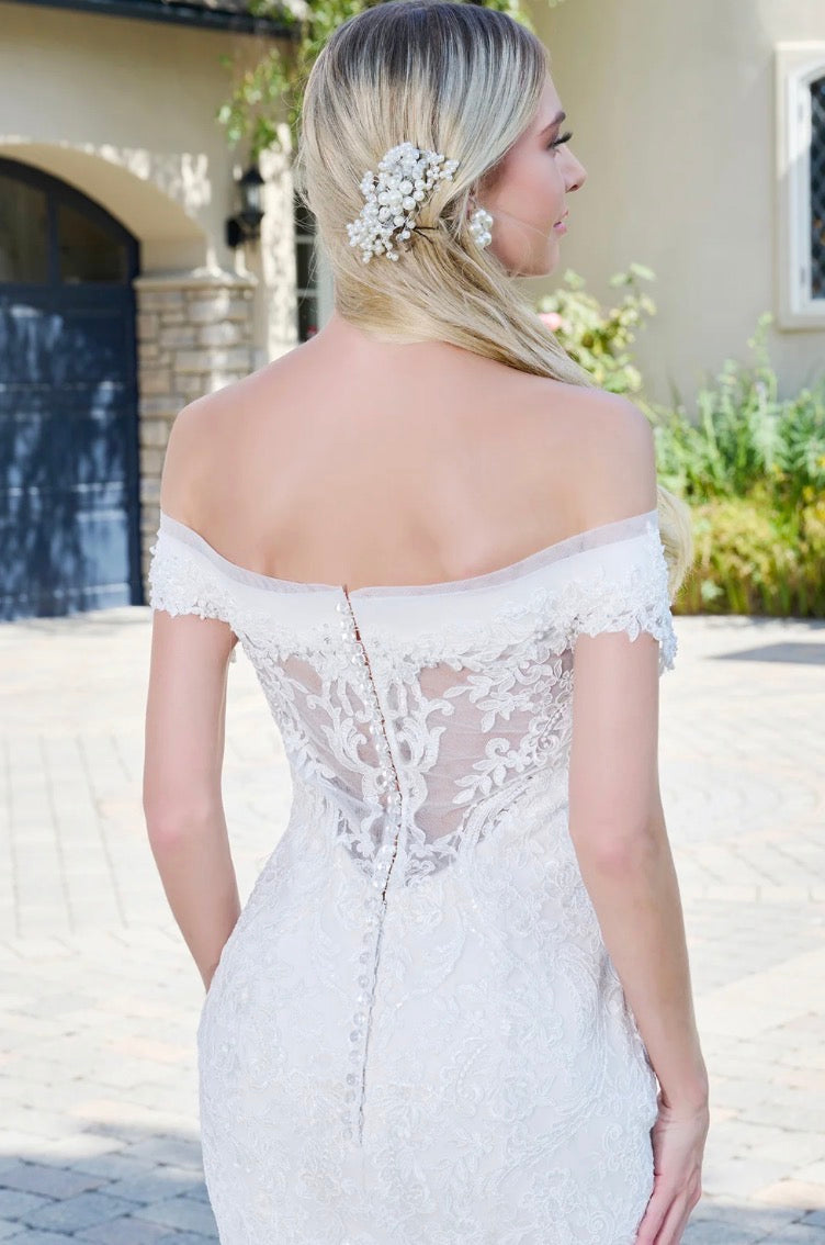 Cut-Away Shoulder Embroidered Mesh Mermaid Wedding Gown If you like the romantic style. GL2594 GLS BY GLORIA