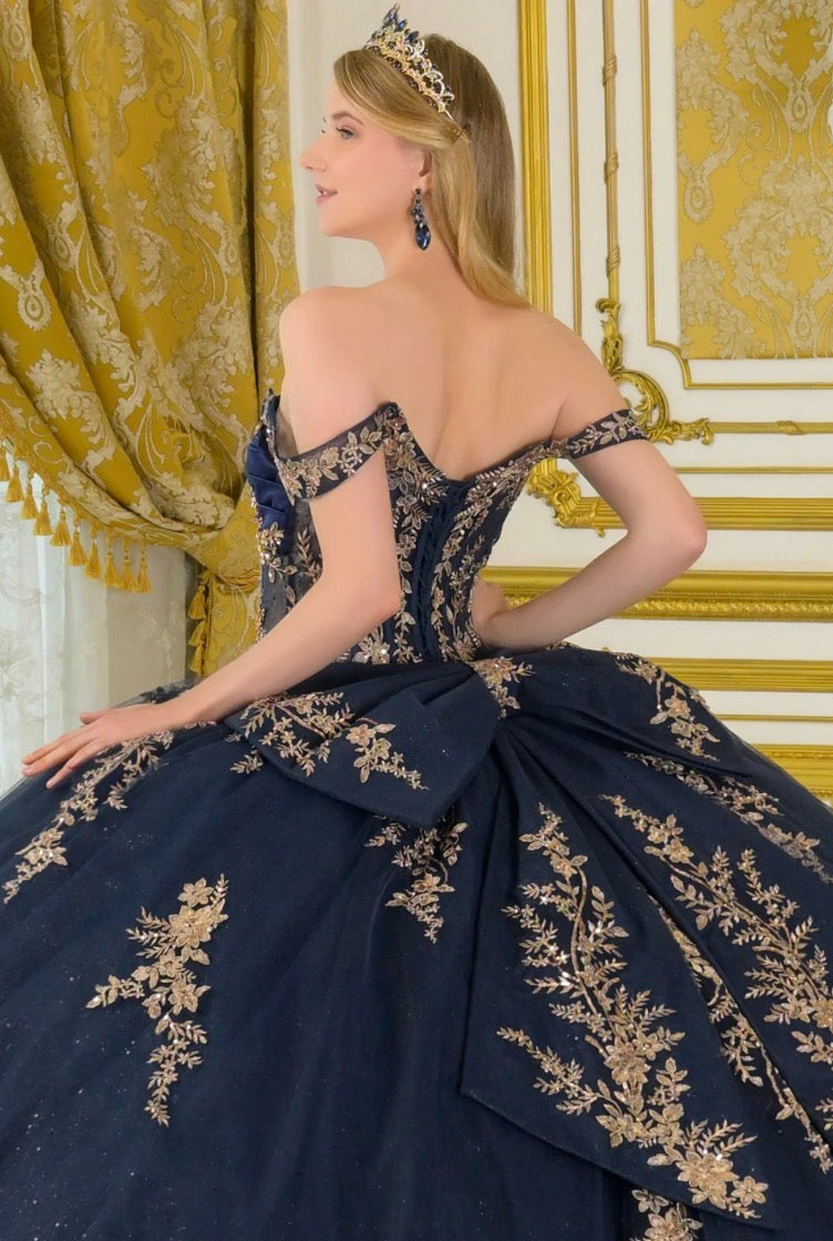 Feel regal in this stunning quinceañera ball gown. GL3674 by Elizabeth K