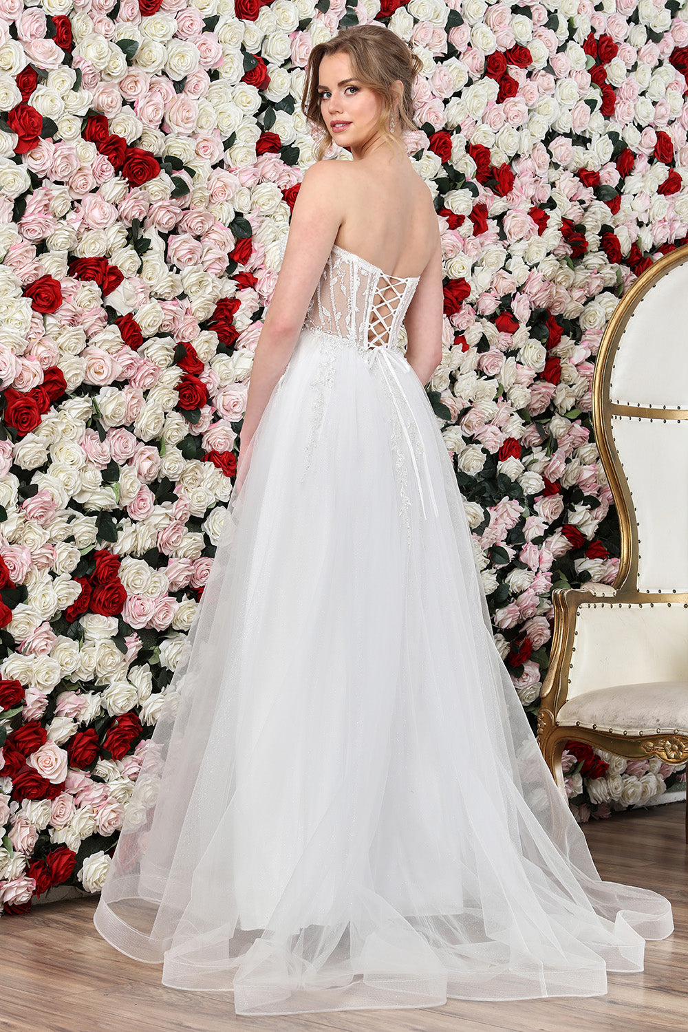 BEAUTIFUL DRESS IDEAL FOR YOUR WEDDING WITH FINISHES IN JEWELRY AND GEMS 3262-01 BY ADORA DESING
