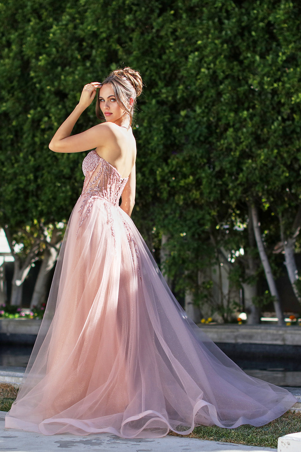 Beautiful dress with jewelry finishes, ready to wear at your parties. 3262 BY ADORA DESIGN