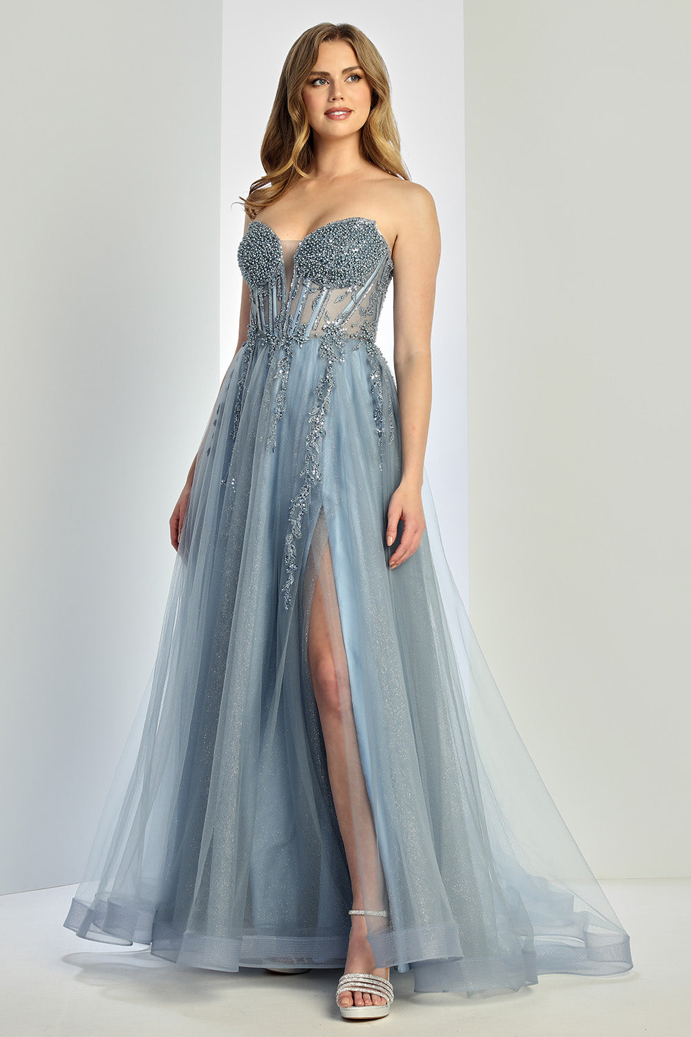 Beautiful dress with jewelry finishes, ready to wear at your parties. 3262 BY ADORA DESIGN