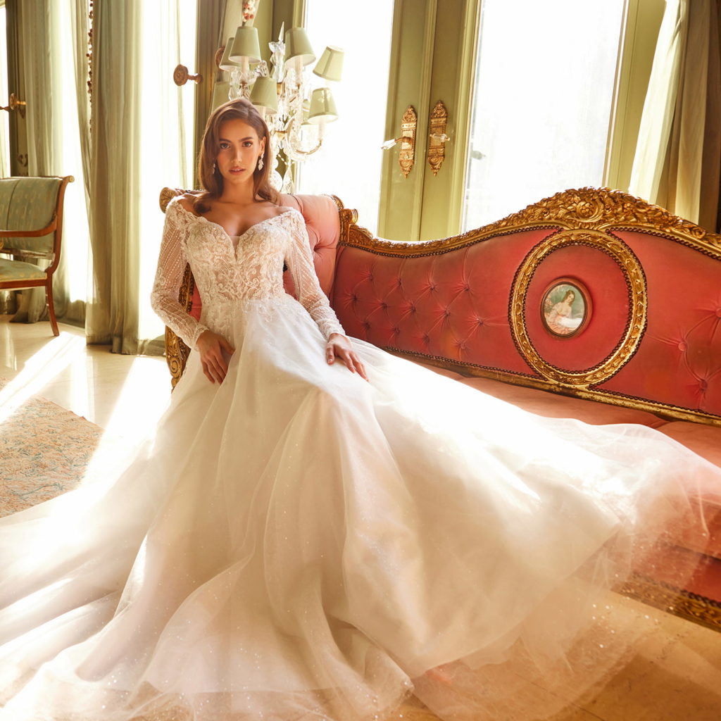 Look beautiful in this timeless, A-line silhouette dress. Perfect for a wedding GL3530 BY GLORIA