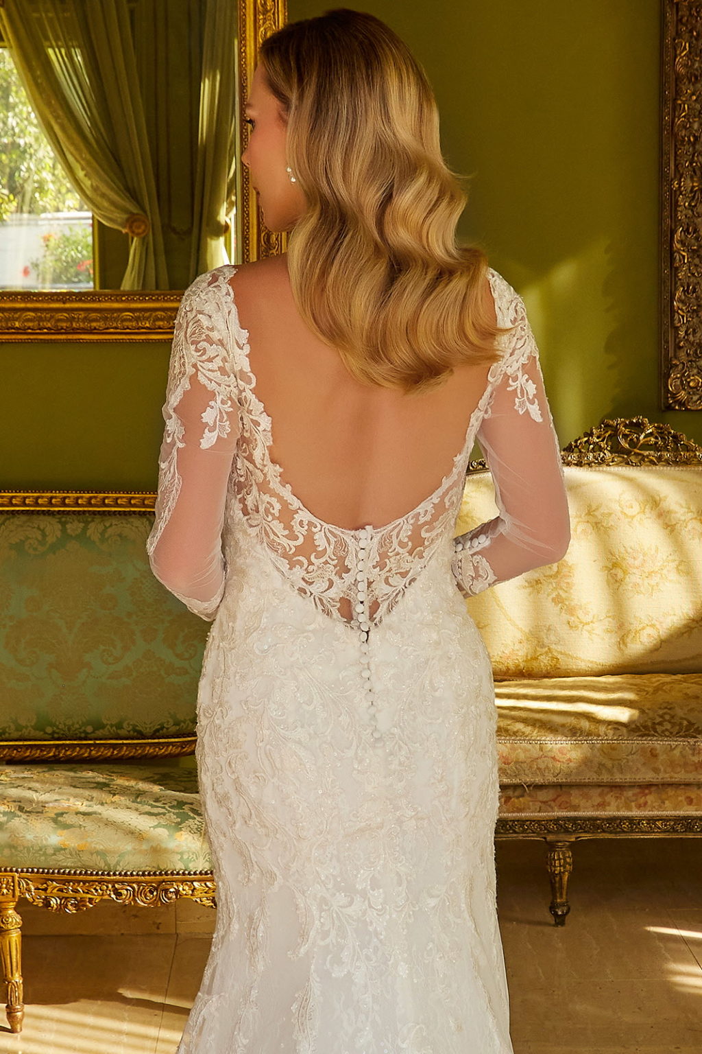 Feel beautiful in this elegant, trumpet silhouette, wedding dress. GL3535 BY GLORIA