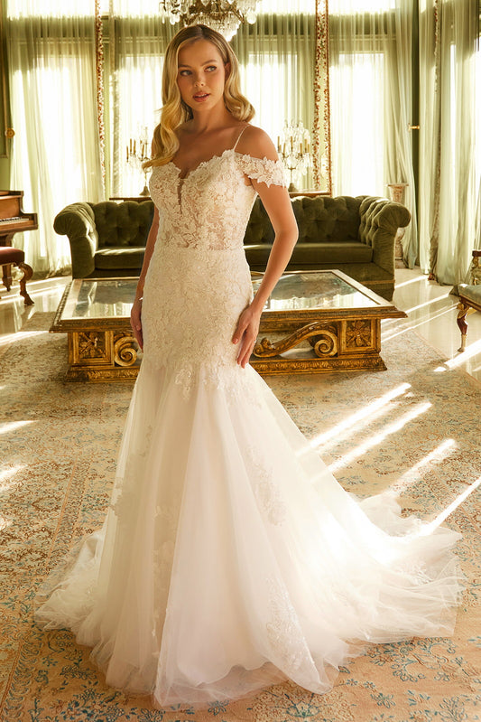 Feel gorgeous in this mermaid silhouette wedding dress GL3537 BY GLORIA