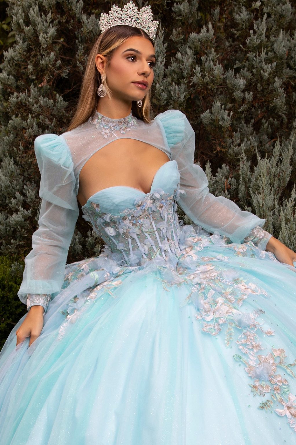 BEAUTIFUL DRESS 3D FLOWER,WITH A TAIL SO LONG. GL3577(GLS) BY GLORIA