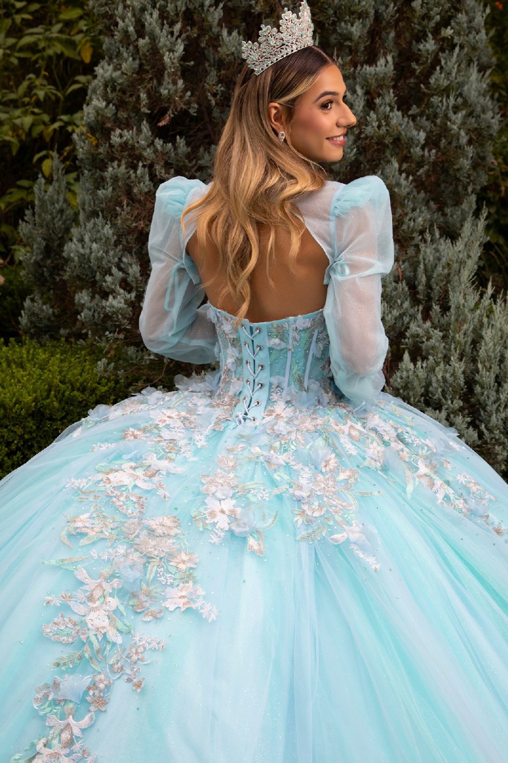 BEAUTIFUL DRESS 3D FLOWER,WITH A TAIL SO LONG. GL3577(GLS) BY GLORIA