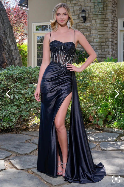 this fitted dress has spaghetti straps that are attached to the sweetheart neckline bodice GL3619 BY ELIZABETH K