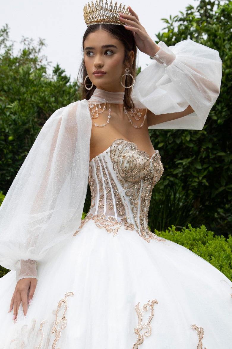 With a scallop edge, sweetheart neckline. GL3578 GLS by Gloria