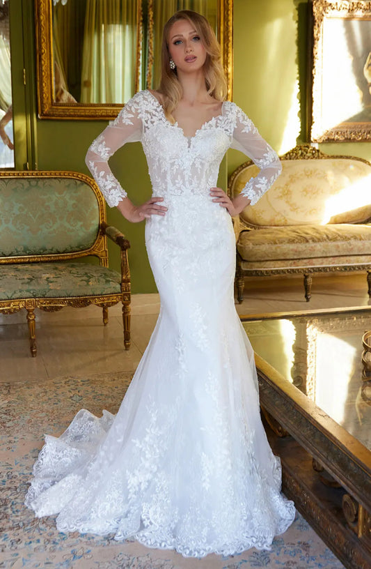 With beads and embroidery decorating this mermaid silhouette dress. GL3605 GLS BY GLORIA