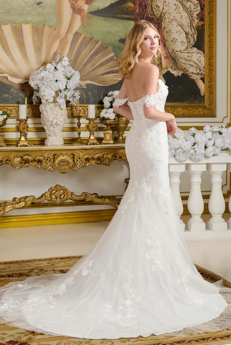 This fitted wedding gown features a flattering V-neckline. GL3656 GLS BY GLORIA