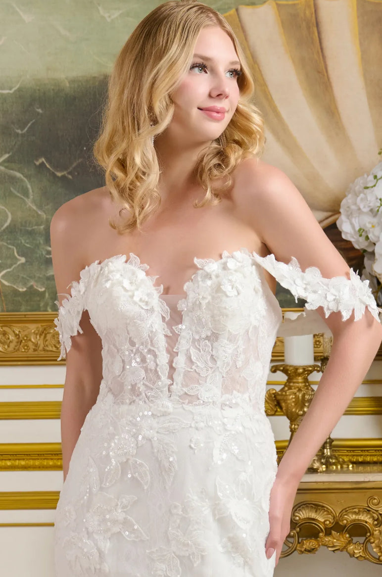 This fitted wedding gown features a flattering V-neckline. GL3656 GLS BY GLORIA