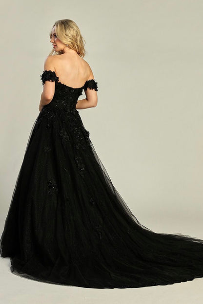Decorated with beads, sequins and floral embroidery. 7980L BY LET´S CORP