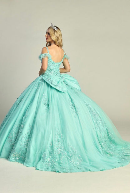 This ball gown features off-the-shoulder straps seamlessly connected to a V-neckline corset bodice. 7955Q  LET´S CORP
