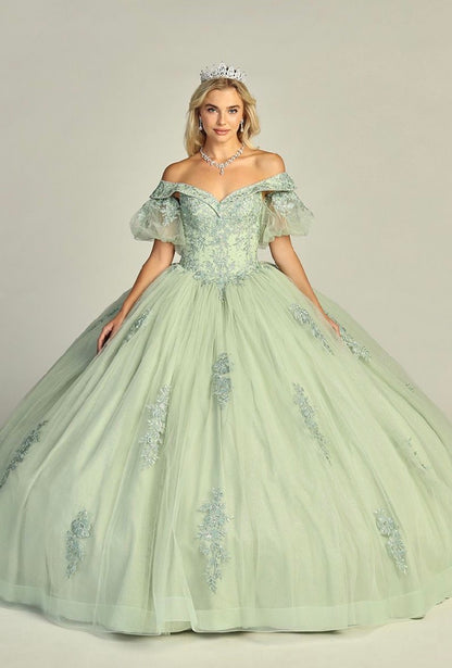 This ball gown features detachable sleeves adorned with jewels. 7978Q LET´S CORP
