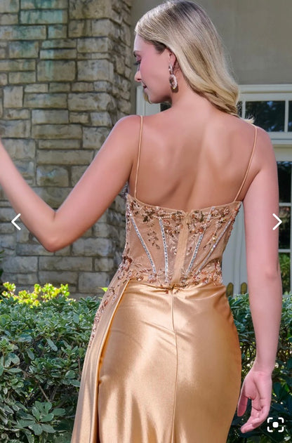this fitted dress has spaghetti straps that are attached to the sweetheart neckline bodice GL3619 BY ELIZABETH K