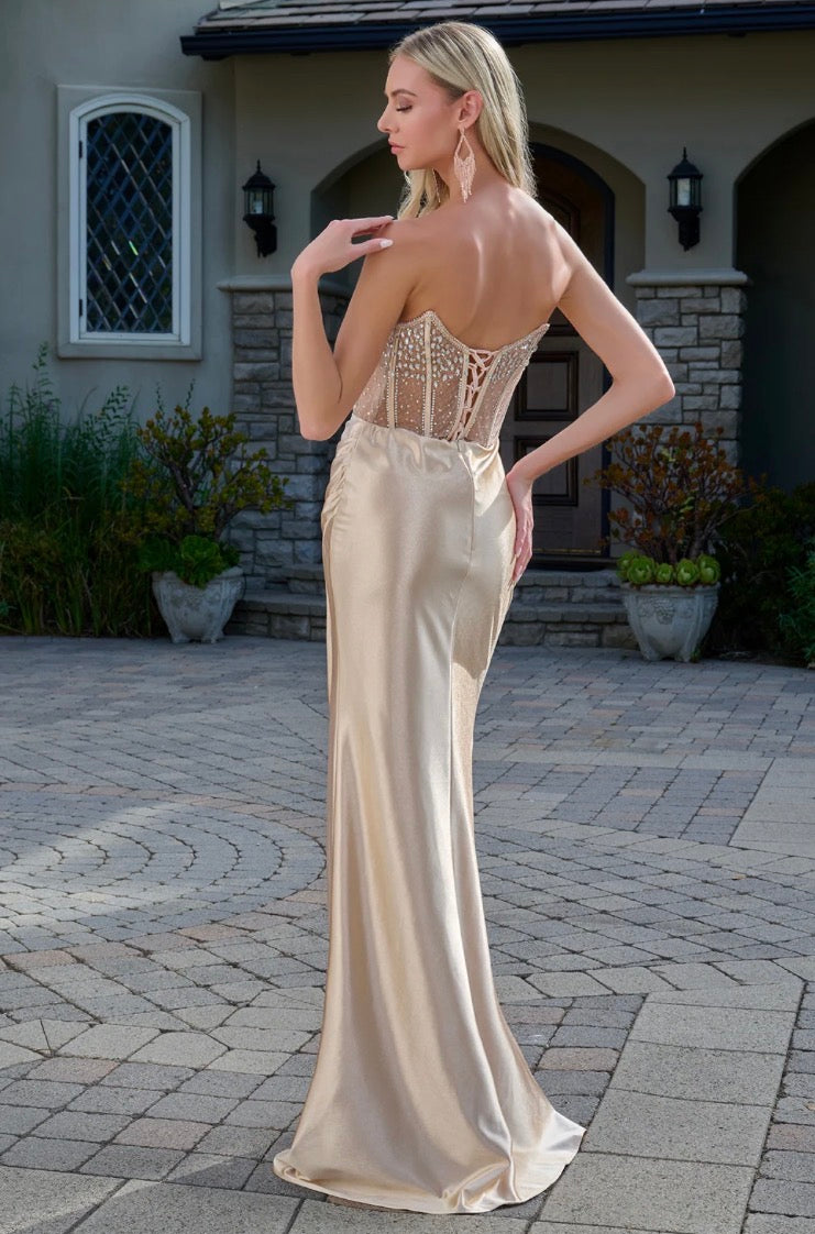 Sleek and sophisticated, this fitted floor-length gown makes a striking statement. GL3679 BY ELIZABETH K