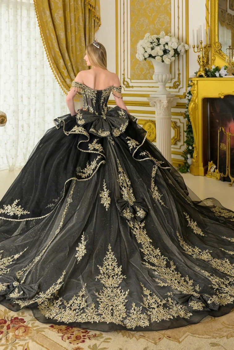 Steal the spotlight in this show-stopping quinceañera ball gown. GL3670 BY ELIZABETH K