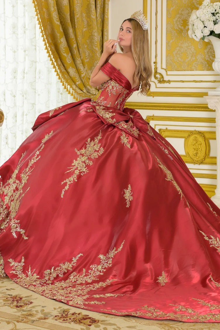 Indulge in classic glamour with this stunning quinceañera ball gown. GL3791 BY ELIZABETH K