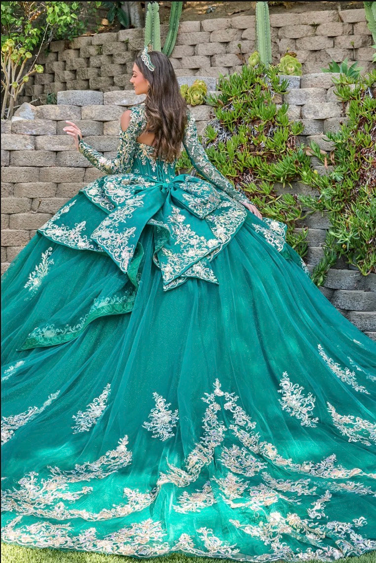 Make a grand entrance in this luxurious quinceañera ball gown. GL3800 BY ELIZABETH K