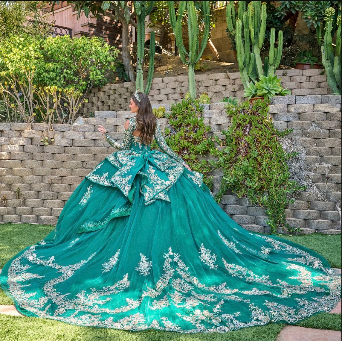 Make a grand entrance in this luxurious quinceañera ball gown. GL3800 BY ELIZABETH K