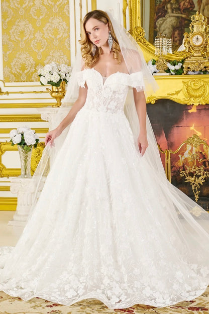 Timeless elegance meets modern sparkle in this stunning ball gown wedding dress. GL3821 GLS BY GLORIA