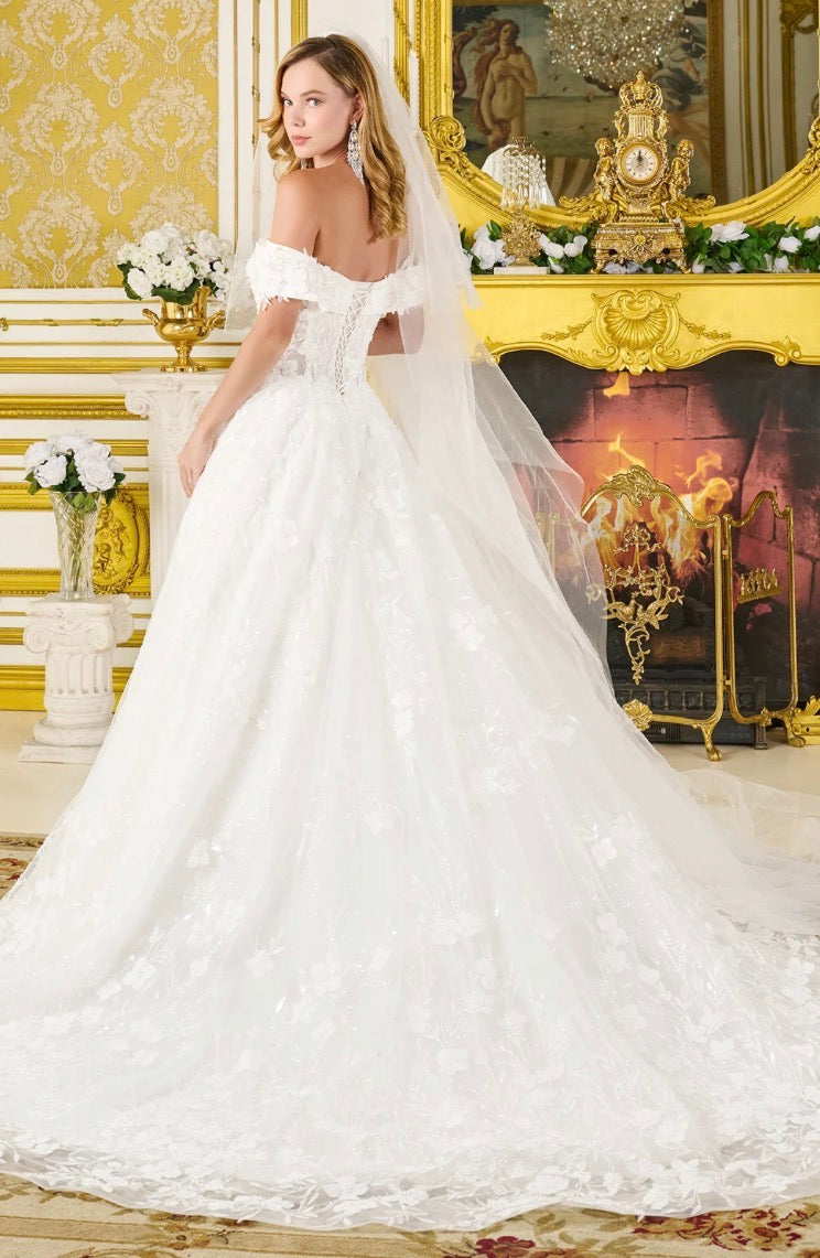 Timeless elegance meets modern sparkle in this stunning ball gown wedding dress. GL3821 GLS BY GLORIA