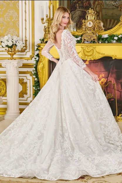 Radiate elegance in this breathtaking wedding gown. GL3819 GLS BY GLORIA