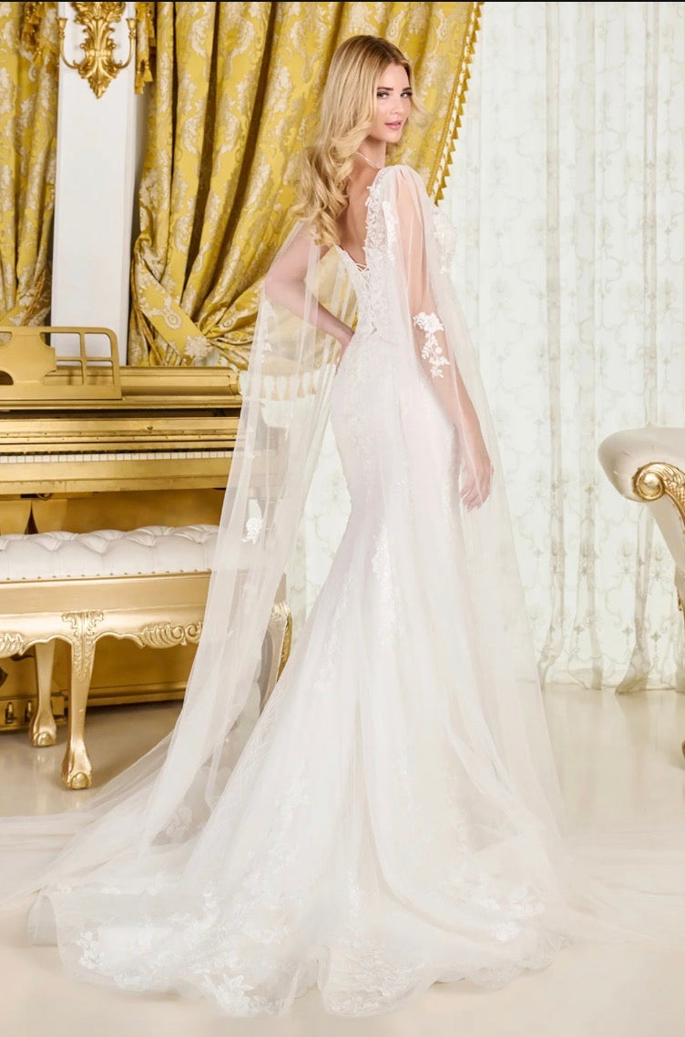 Exquisite details and a flattering fit define this trumpet-style wedding gown. GL3829 GLS BY GLORIA