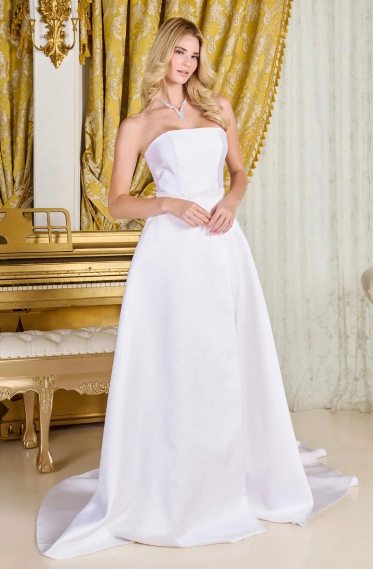 Designed for the bride who loves a clean and sophisticated look, this taffeta wedding gown. GL3718 GLS BY GLORIA