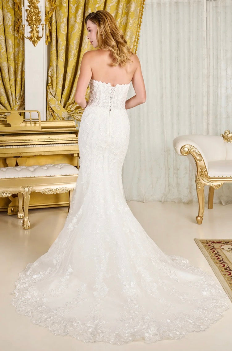 This versatile trumpet silhouette wedding gown. GL3830 GLS BY GLORIA