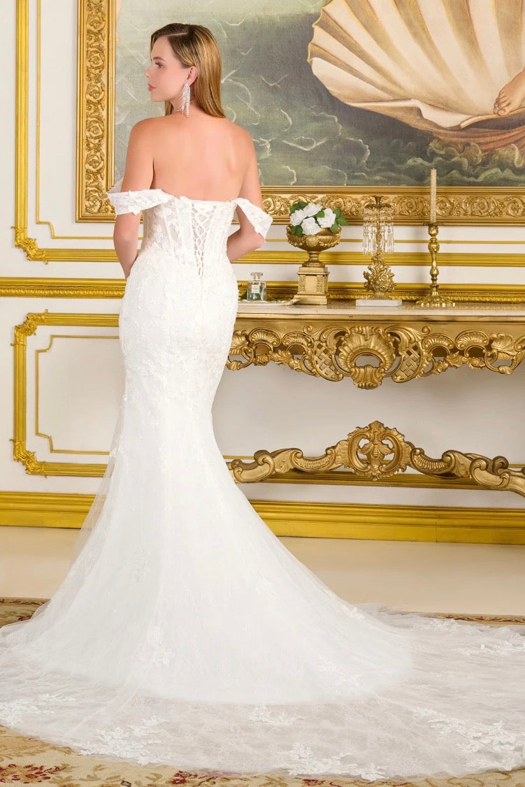 This exquisite wedding gown features detachable off-shoulder straps. GL3713 GLS BY GLORIA