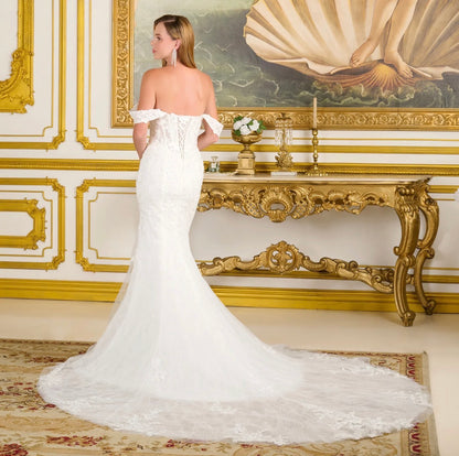 This exquisite wedding gown features detachable off-shoulder straps. GL3713 GLS BY GLORIA