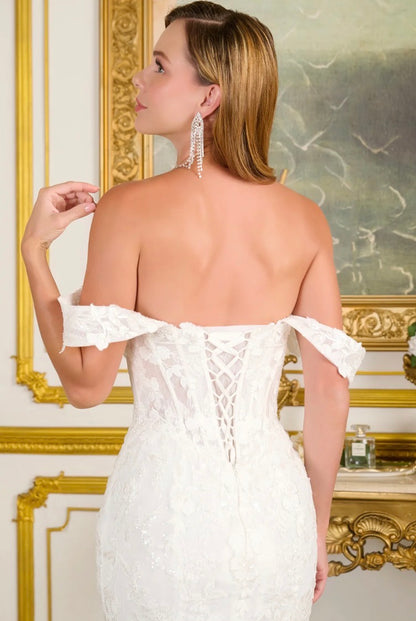 This exquisite wedding gown features detachable off-shoulder straps. GL3713 GLS BY GLORIA