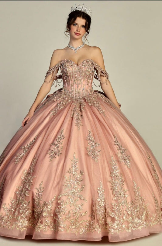 Two colors, off-the-shoulder straps seamlessly connected to a V-neckline corset bodice. 8086Q LET´S CORP