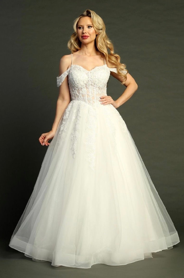 Decorated with beads, sequins and floral embroidery. 8030L BY LET´S CORP