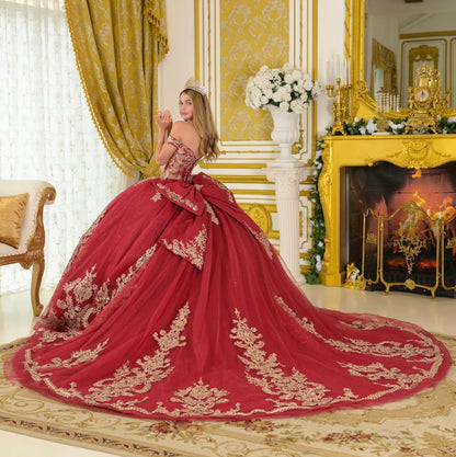 Leave people in awe in this show-stopping ball gown, perfect for an unforgettable quinceañera celebration. GL3673 by Elizabeth K
