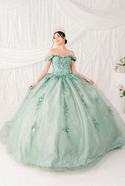 This is a gown made for grand entrances. 8060J by CIDERELLA Couture