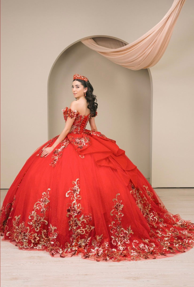This breathtaking ball gown is the epitome of royal elegance. 8420JQ BY CINDERELLA COUTURE