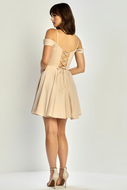 With exquisite details, open corset and corset at the front. 1088. BY ADORA DESIGN