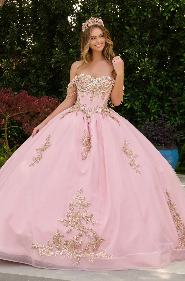 This ballgown features a sweetheart neckline corset bodice. GL3849 BY ELIZABETH K