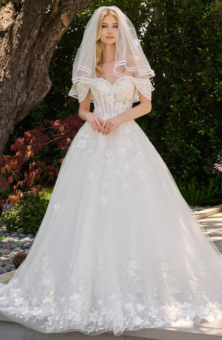 This romantic ballgown features a sweetheart neckline accented by two layered fold-over off-the-shoulder straps. GL3845 GLS BY GLORIA