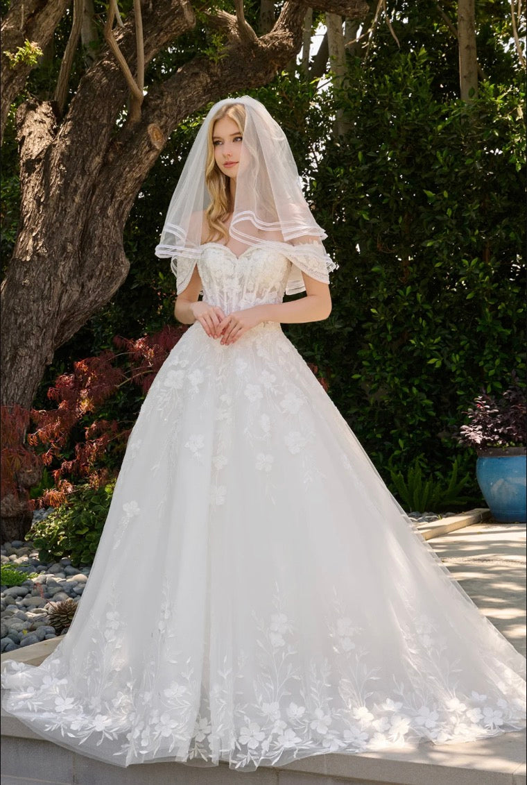 This romantic ballgown features a sweetheart neckline accented by two layered fold-over off-the-shoulder straps. GL3845 GLS BY GLORIA