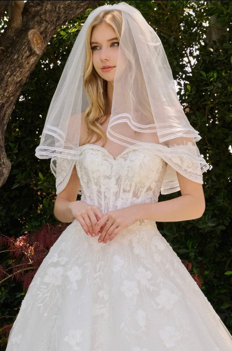 This romantic ballgown features a sweetheart neckline accented by two layered fold-over off-the-shoulder straps. GL3845 GLS BY GLORIA