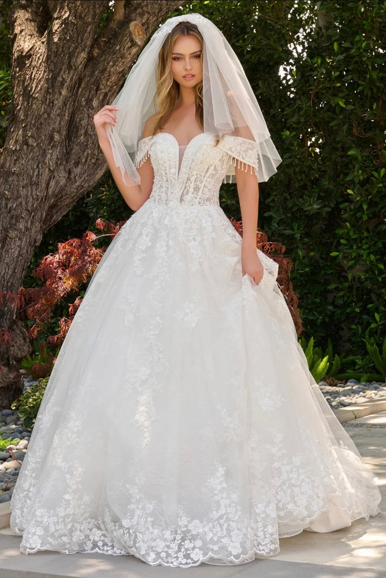 This wedding dress features a V-neckline that flows into fold-over off-the-shoulder straps. Gl3841 GLS BY GLORIA