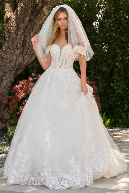 This wedding dress features a V-neckline that flows into fold-over off-the-shoulder straps. Gl3841 GLS BY GLORIA